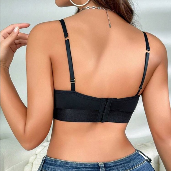 Solid Underwire Bra 💕 - Picture 3 of 4